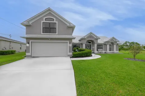 5871 Nw Corso Court Port Saint Lucie FL 34986