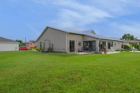 5871 Nw Corso Court Port Saint Lucie FL 34986
