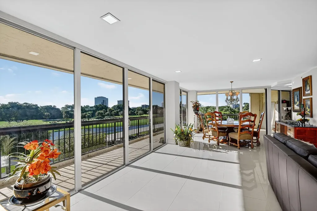 1900 Consulate Place West Palm Beach FL 33401