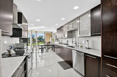 1900 Consulate Place West Palm Beach FL 33401