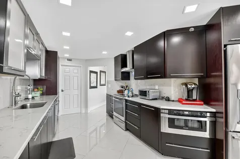 1900 Consulate Place West Palm Beach FL 33401