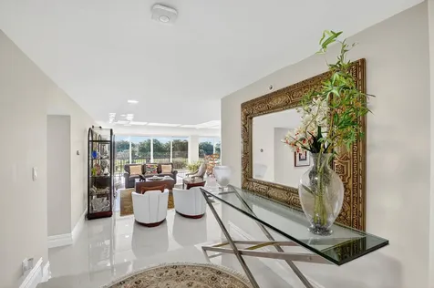 1900 Consulate Place West Palm Beach FL 33401