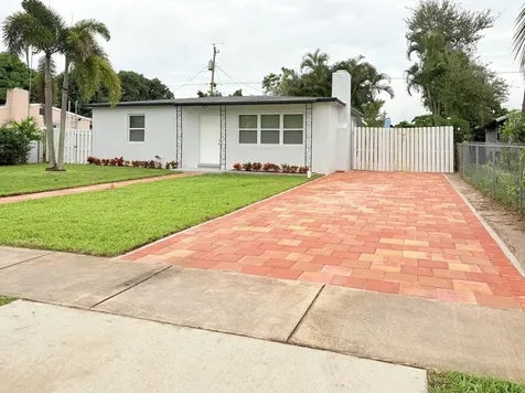 512 Aspen Road West Palm Beach FL 33409