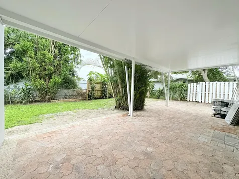 512 Aspen Road West Palm Beach FL 33409