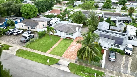 512 Aspen Road West Palm Beach FL 33409