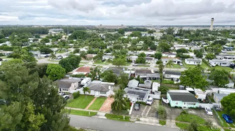 512 Aspen Road West Palm Beach FL 33409