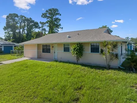 1495 12th Street Vero Beach FL 32962