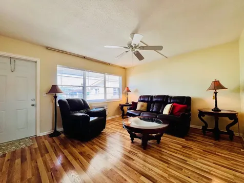 211 Easthampton I West Palm Beach FL 33417