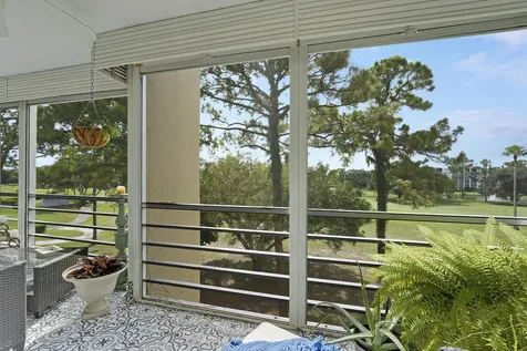 3755 Via Poinciana Greenacres FL 33467