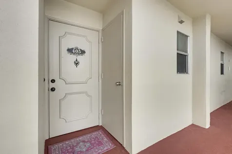 3755 Via Poinciana Greenacres FL 33467