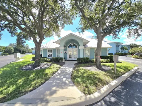 1105 Sw Swan Lake Circle Port Saint Lucie FL 34986