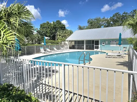 1105 Sw Swan Lake Circle Port Saint Lucie FL 34986