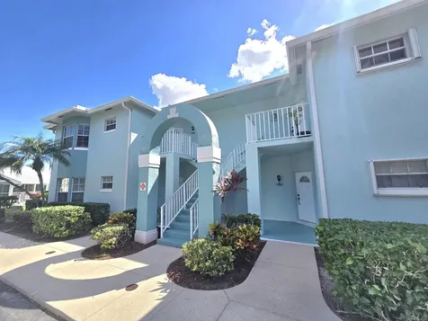 1105 Sw Swan Lake Circle Port Saint Lucie FL 34986