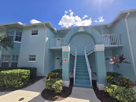 1105 Sw Swan Lake Circle Port Saint Lucie FL 34986