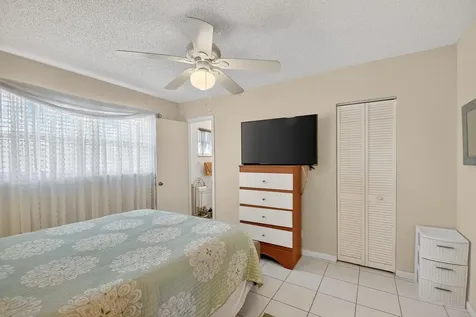 204 Oxford 300 West Palm Beach FL 33417