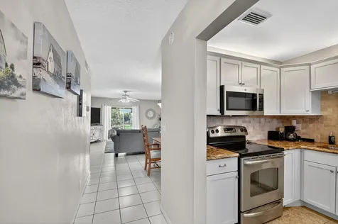 204 Oxford 300 West Palm Beach FL 33417