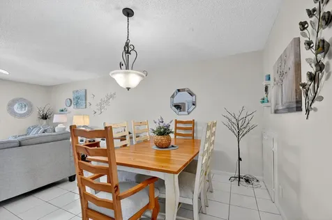 204 Oxford 300 West Palm Beach FL 33417