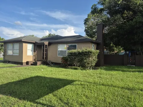 2007 Orange Avenue Fort Pierce FL 34950