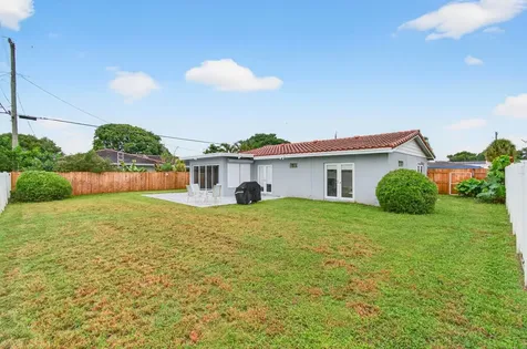 2775 Ne 5th Avenue Boca Raton FL 33431