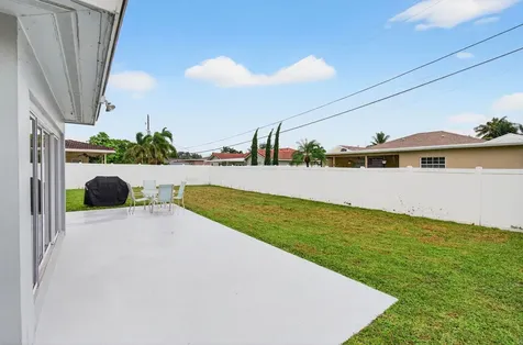 2775 Ne 5th Avenue Boca Raton FL 33431
