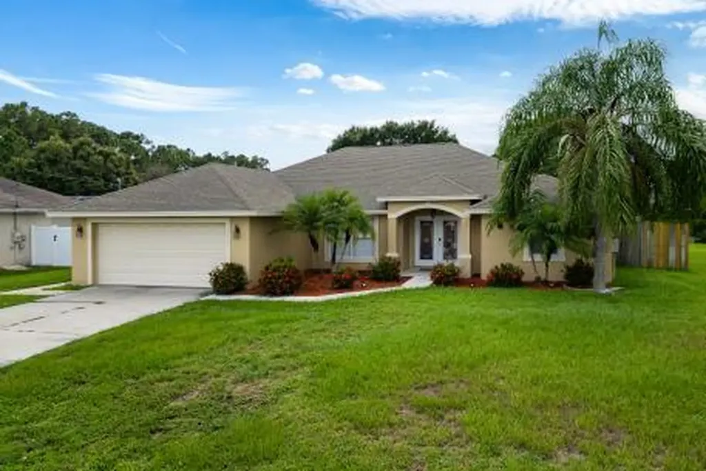 3718 SW Masilunas Street Port Saint Lucie FL 34953