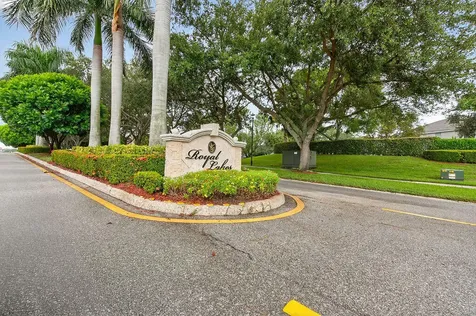 212 Berenger Walk Royal Palm Beach FL 33414