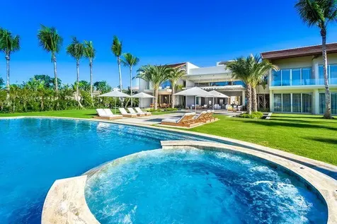 10 00 Casa De Campo DR 22000