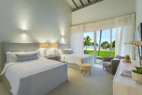 10 00 Casa De Campo DR 22000