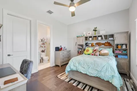 2530 Nw 71st Street Boca Raton FL 33496