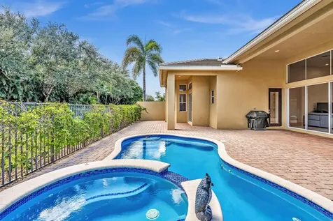 8126 Valhalla Drive Delray Beach FL 33446