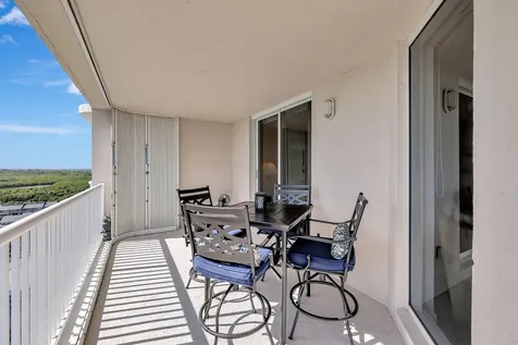 5049 N Highway A1a Hutchinson Island FL 34949