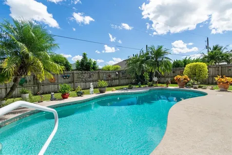 1817 Sw Davis Street Port Saint Lucie FL 34953