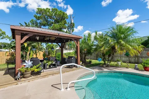 1817 Sw Davis Street Port Saint Lucie FL 34953