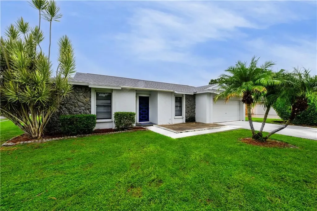 2490 4th Place Vero Beach FL 32962