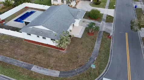 2490 4th Place Vero Beach FL 32962