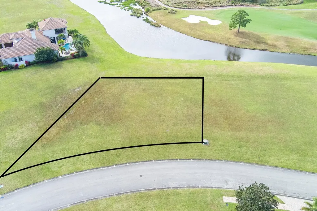 102 SE Santa Lucia Port Saint Lucie FL 34984