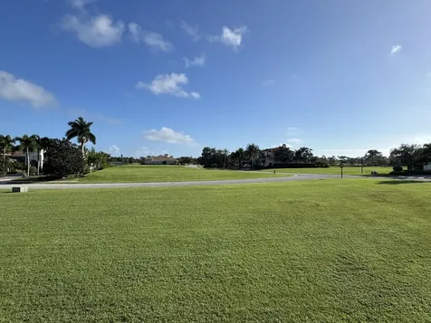 102 SE Santa Lucia Port Saint Lucie FL 34984