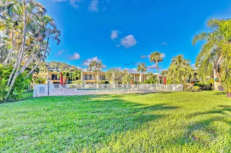 382 Golfview Road North Palm Beach FL 33408