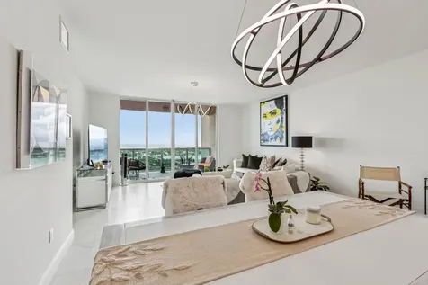 2640 Lake Shore Drive Riviera Beach FL 33404
