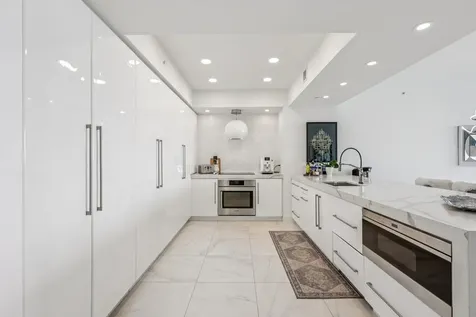 2640 Lake Shore Drive Riviera Beach FL 33404