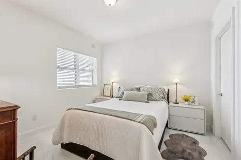 2640 Lake Shore Drive Riviera Beach FL 33404