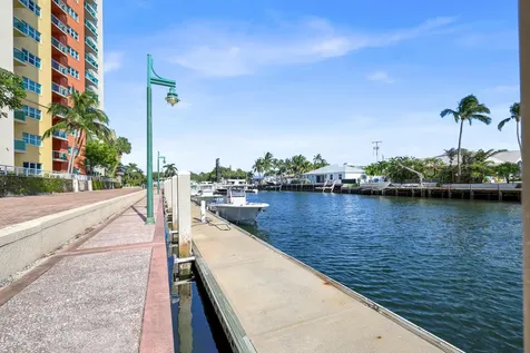 2640 Lake Shore Drive Riviera Beach FL 33404