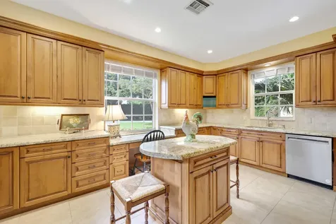 36 Country Road Village of Golf FL 33436