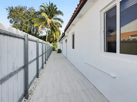 5181 NW 4th Terrace Miami FL 33126