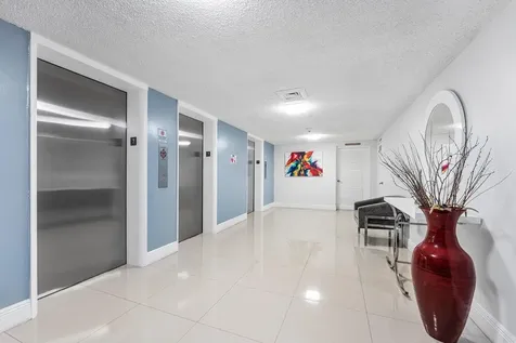 1600 S Ocean Drive Hollywood FL 33019