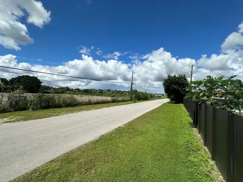 24040 SW 209th Place Homestead FL 33031