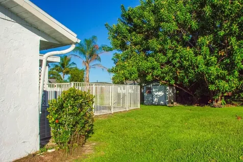 1781 Se Fairfield Street Port Saint Lucie FL 34983