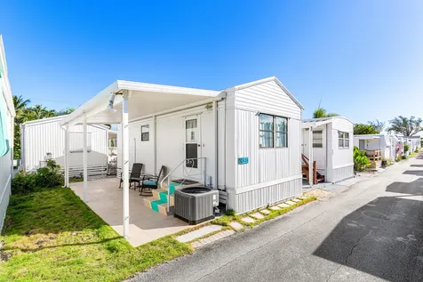 24 Juniper Drive Briny Breezes FL 33435