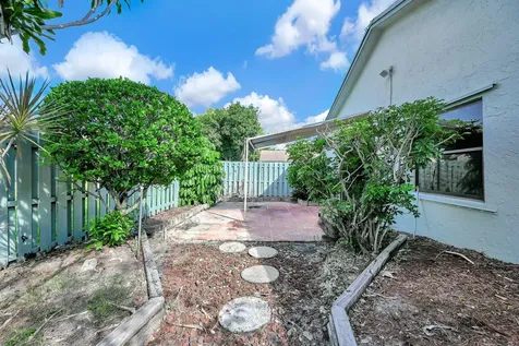866 Nw 25th Avenue Delray Beach FL 33445