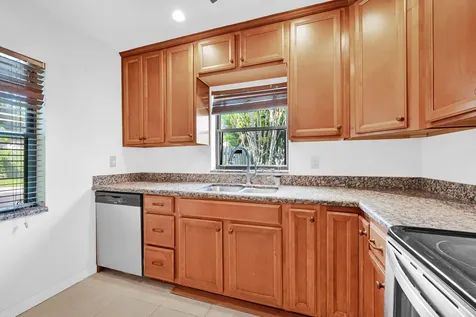 866 Nw 25th Avenue Delray Beach FL 33445